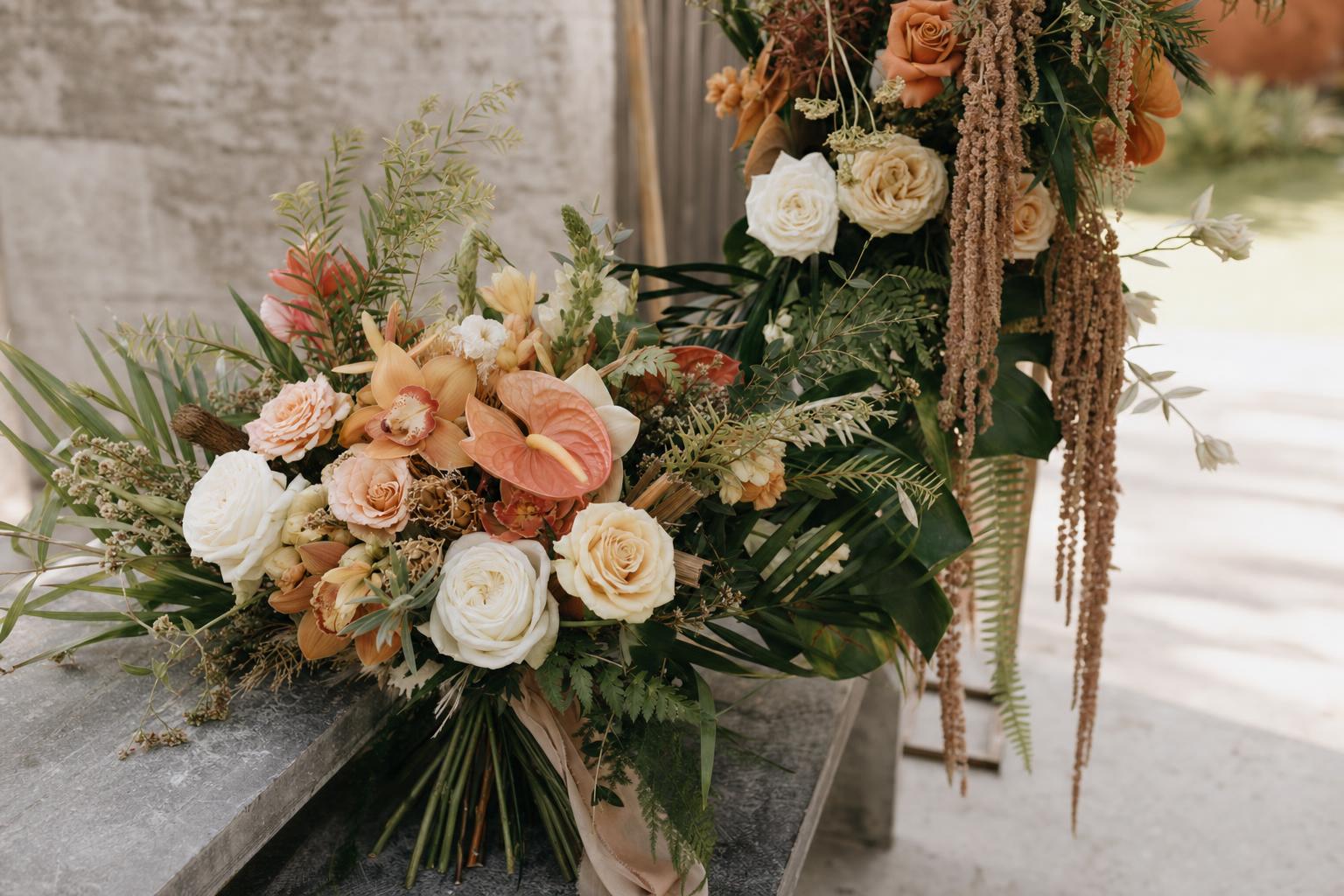 Warm-toned bridal bouquet
