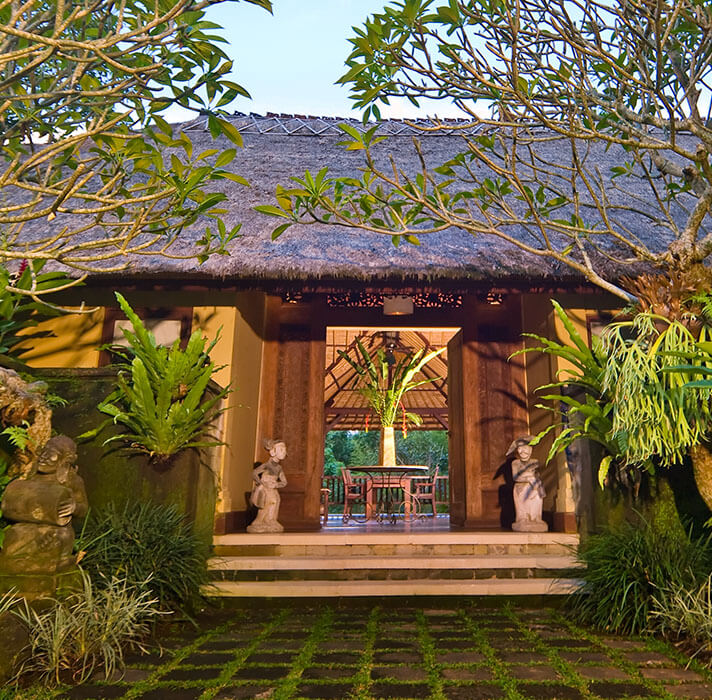 The entrance and garden at Villa Alamanda near Ubud