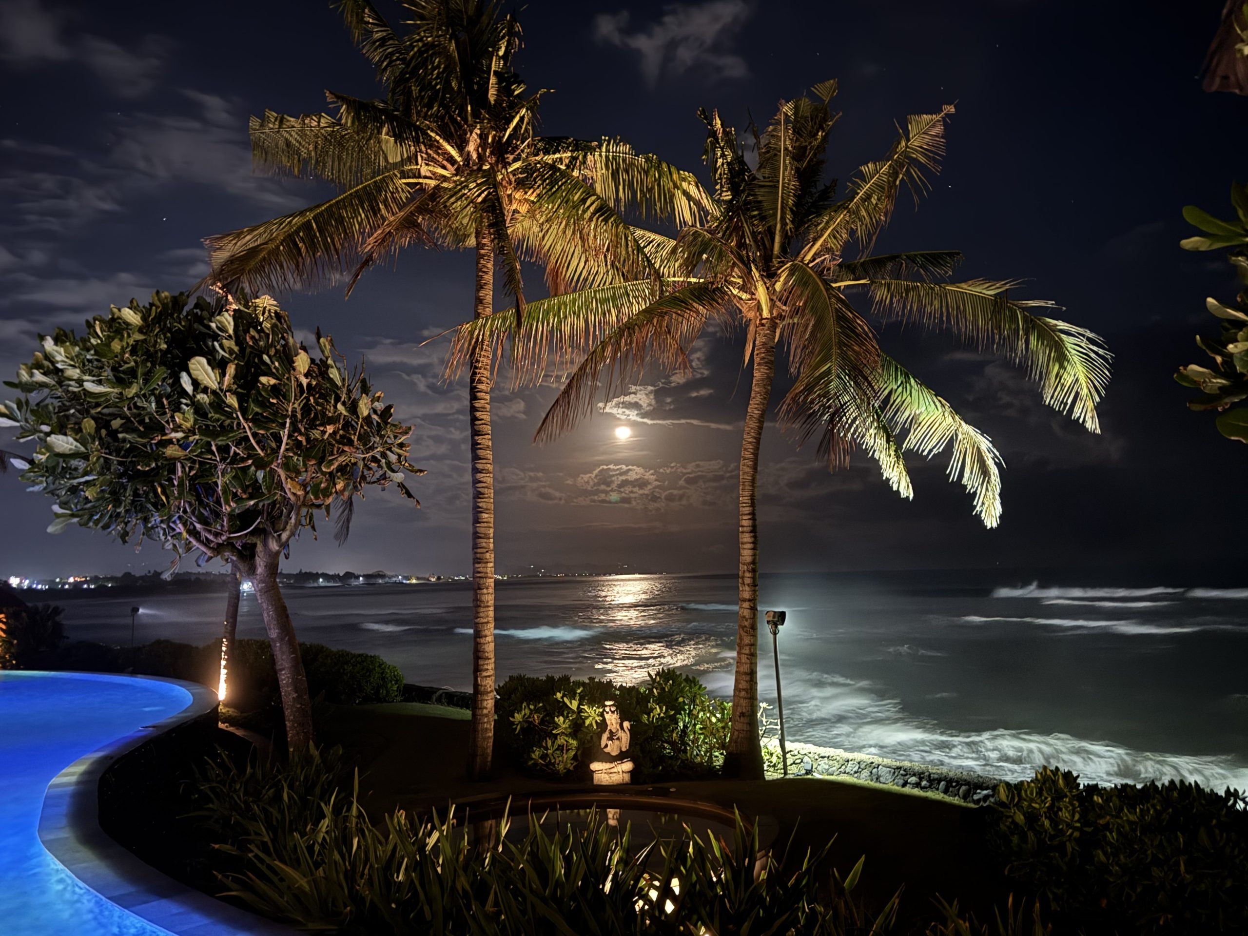 Anapuri Villas beachfront lawn and oceanfront pool on Pabean Beach at Ketewel, southeast Bali