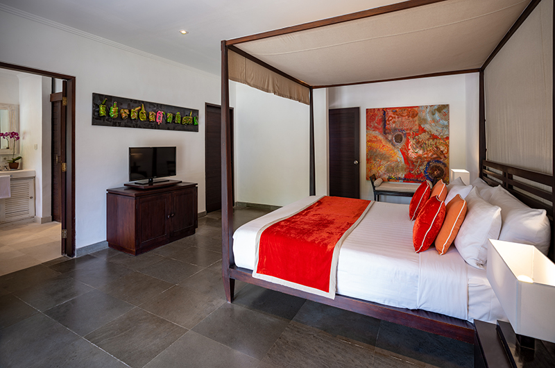 Open living and dining pavilion at Chalina Estate