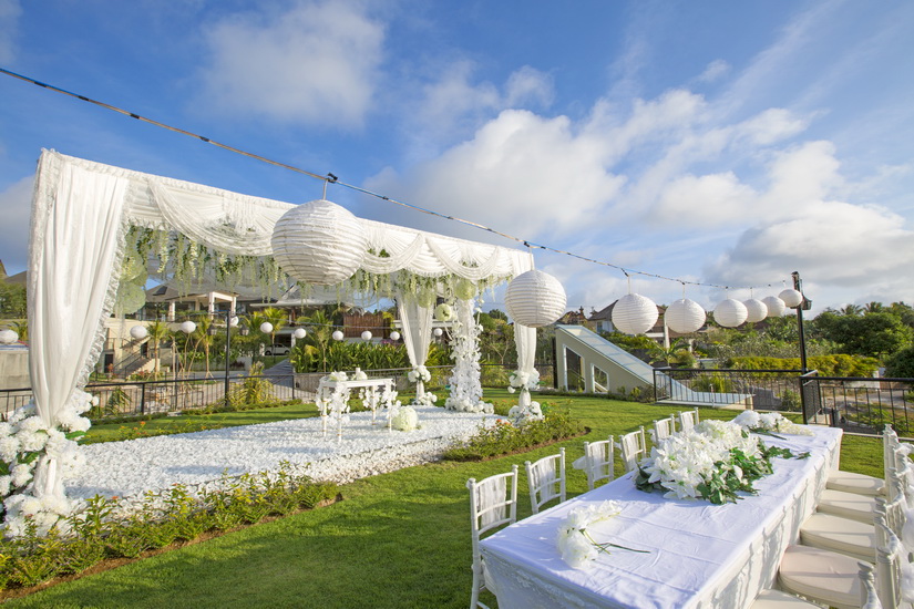 Chapel and garden setting at Flamingo Dewata, Uluwatu