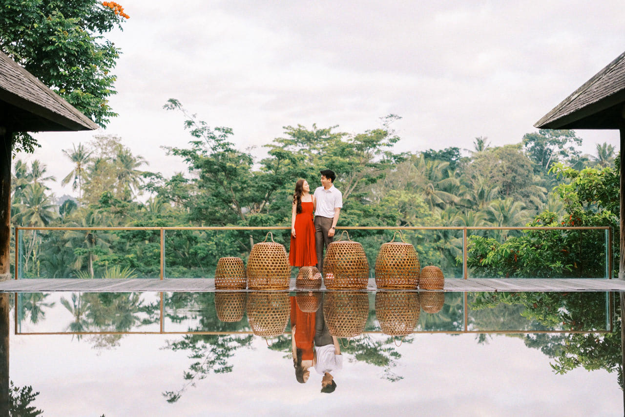 Couple portrait in the gardens at Komaneka at Bisma, Ubud