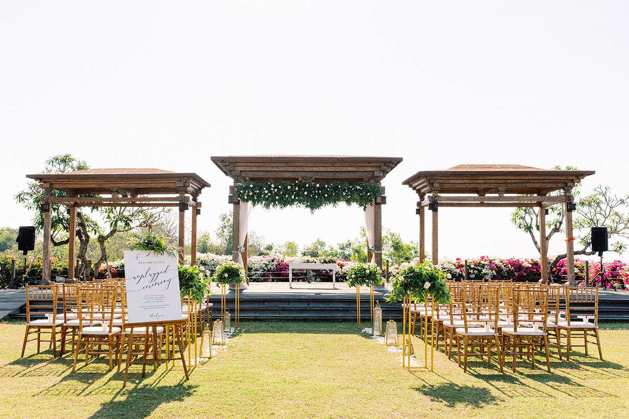 Large reception setup on the clifftop grounds at Puri Bhagawan, Jimbaran