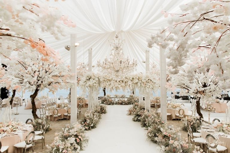 Ocean-view wedding setting at Six Senses Uluwatu on the Pecatu cliffs
