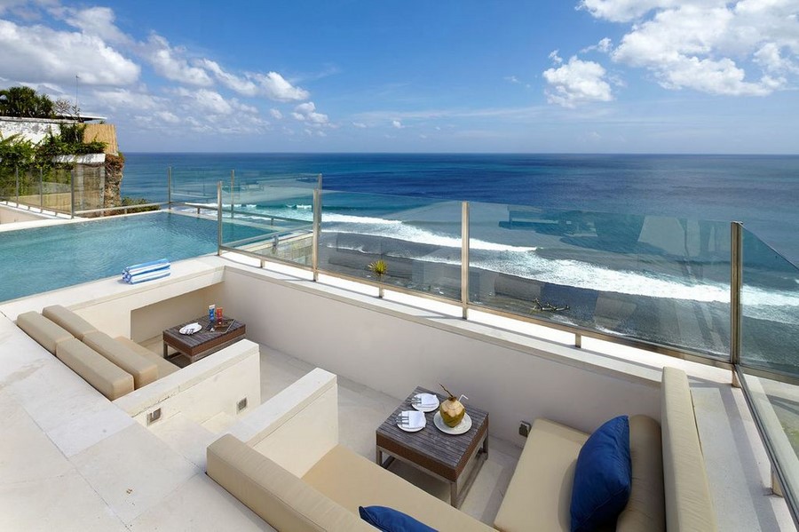 Clifftop lounge terrace and plunge pool at Villa Anugrah, looking over Suluban surf break