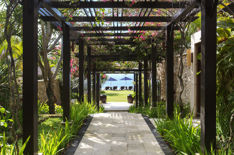 Clifftop pathway and ocean view at Villa Pawana, Ungasan