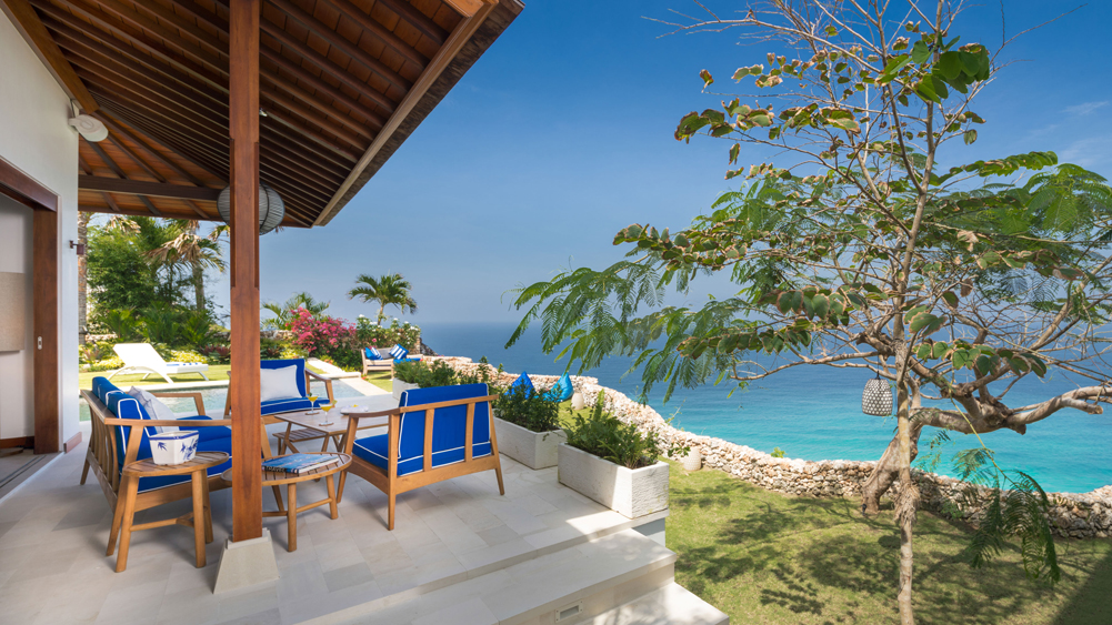Villa Sol Y Mar overlooking the ocean on the Uluwatu cliffs