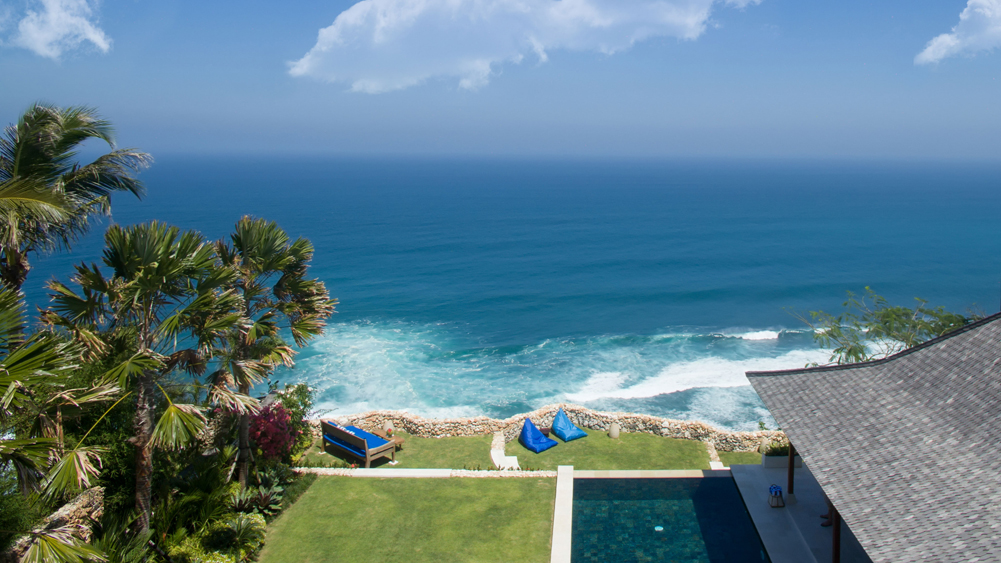 Cliffside ocean views from Villa Sol Y Mar, Uluwatu